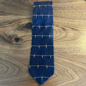 Graham & Lockwood Neck Tie 100% Silk London England 56" X 3.5" Navy Cream Maroon